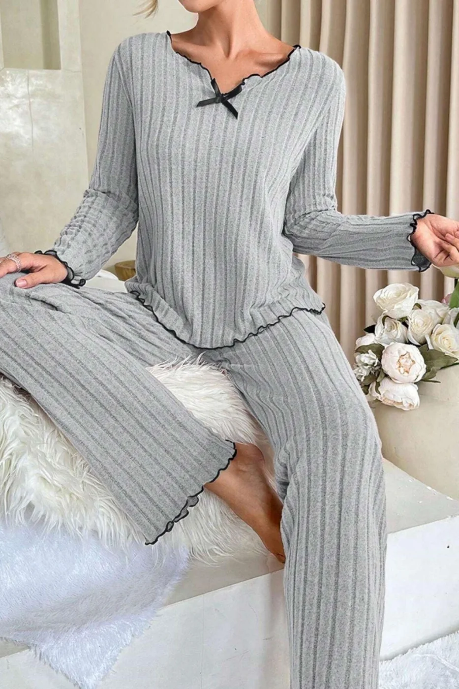 Kadın Gri Çizgili Uzun Kollu Fiyonk Detaylı Pijama Takımı Rahat Mevsimlik görsel 4