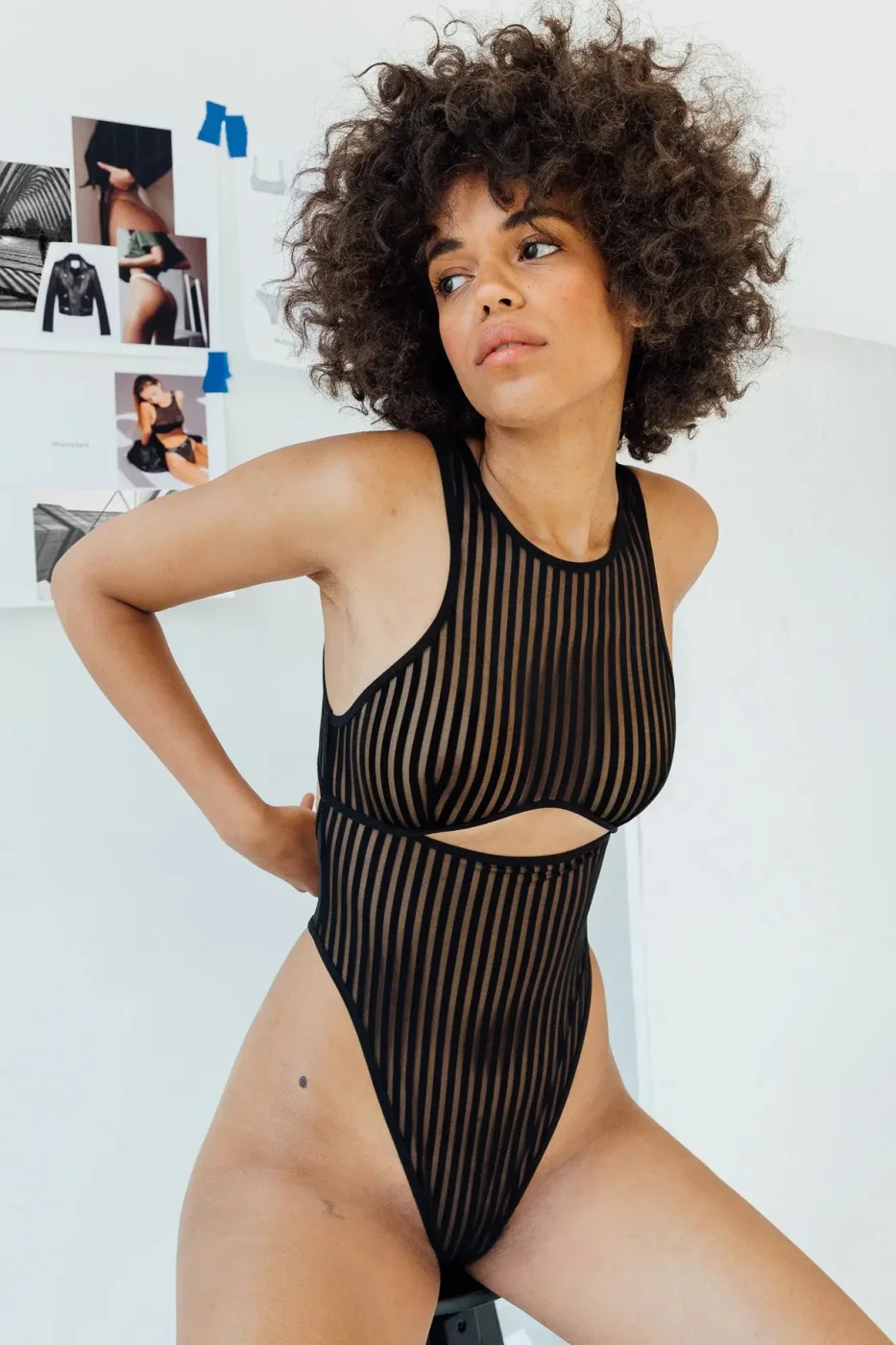 Kadın Siyah Cut-Out Detaylı Transparan Çizgili Gecelik görsel 4