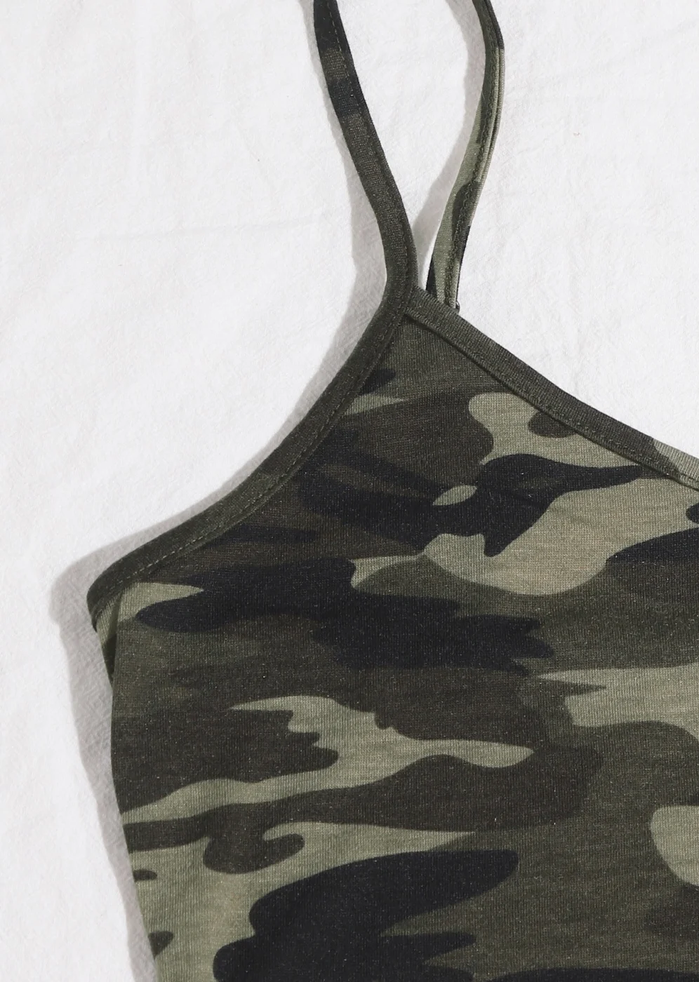 Kadın Kamuflaj Desenli Askılı Crop Top ve Şortlu Gecelik Takım görsel 4