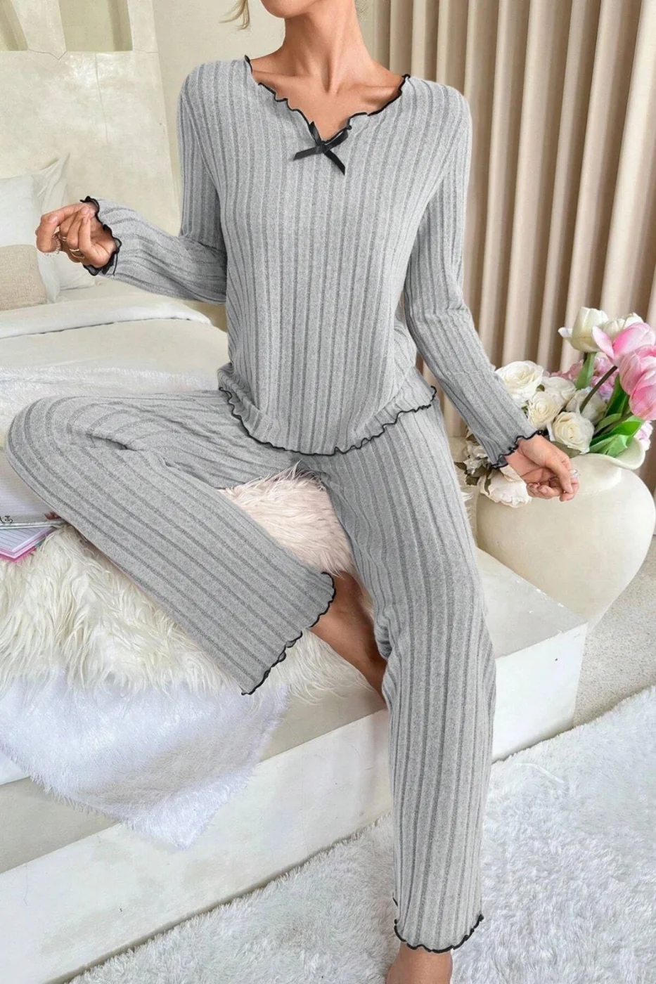 Kadın Gri Çizgili Uzun Kollu Fiyonk Detaylı Pijama Takımı Rahat Mevsimlik görsel 5